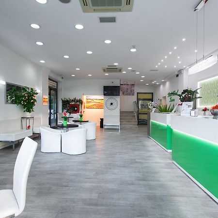 Park Hotel Zaira Cervia Bagian luar foto