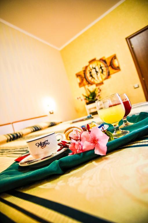 Park Hotel Zaira Cervia Bagian luar foto
