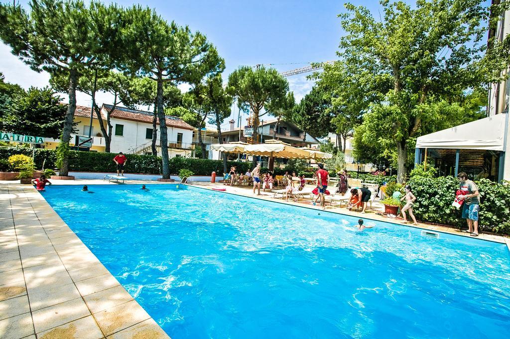Park Hotel Zaira Cervia Bagian luar foto
