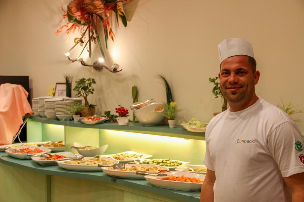 Park Hotel Zaira Cervia Bagian luar foto